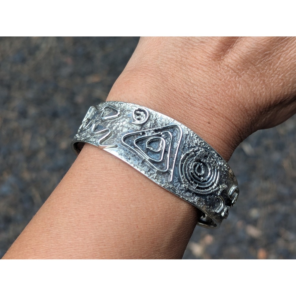 Navajo Cuff Bracelet Lightweight Sand Cast Silver Signed Native American 7.25 **